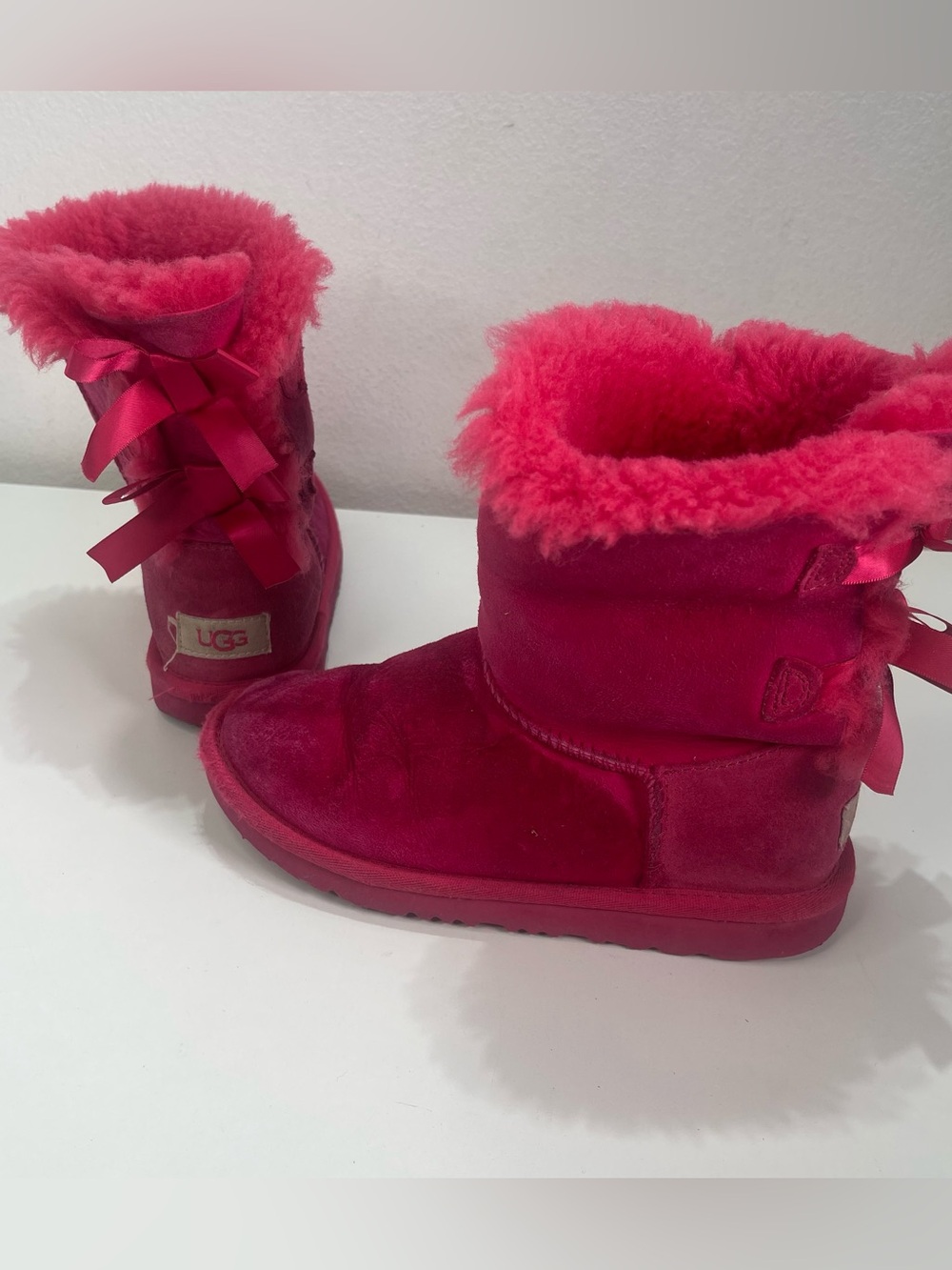 UGG Bailey Bow Pink Fur Boots Girls Kids Size 3 Double Bows Lined